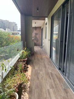 3 BHK + Pooja Room,Servant Room,Study Room,Extra Room,Basement,Store Room Apartment For Rent in M3M Latitude