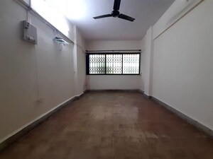 Room in 2 BHK Apartment at Sai Baba Complex Goregaon, Goregaon East – for Rent