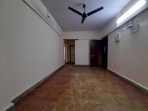 Room in 2 BHK Apartment at Sai Baba Complex Goregaon, Goregaon East – for Rent