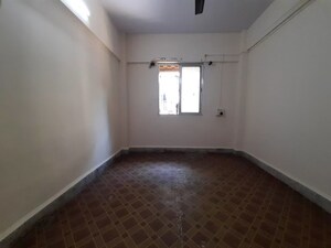 Room in 2 BHK Apartment at Sai Baba Complex Goregaon, Goregaon East – for Rent