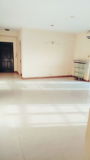 Room in 3 BHK Apartment at Omaxe Hills, Sector 43 – for Rent