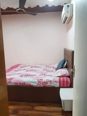 Bedroom in 2 BHK Apartment at Model Town, Andheri West – for Rent