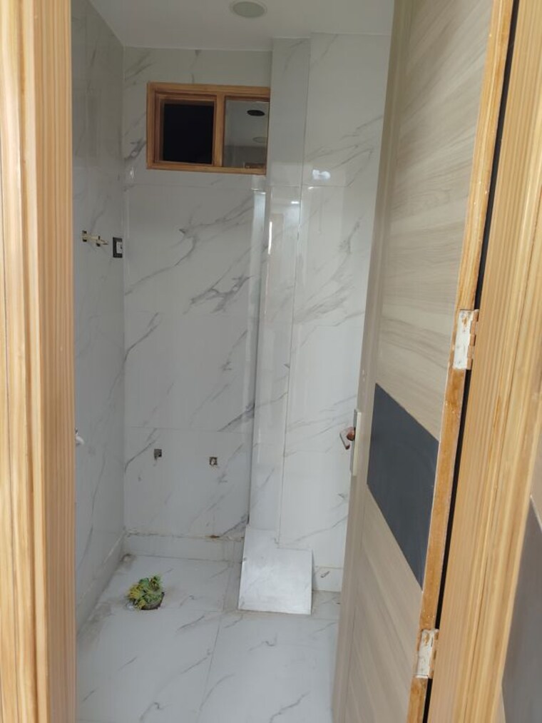 Bathroom, uttam nagar west 2 Bedroom 50 Sq.Yd. Builder Floor In Uttam Nagar West Delhi 10393862