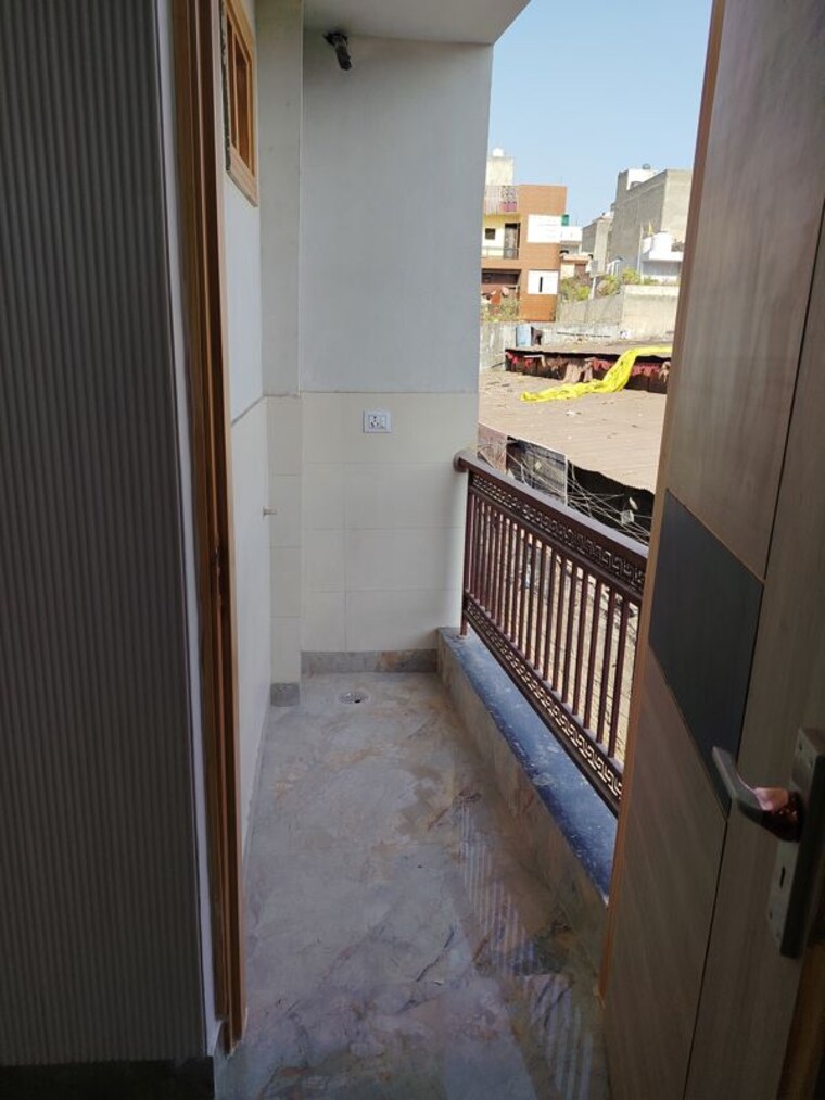 Balcony, uttam nagar west 2 Bedroom 50 Sq.Yd. Builder Floor In Uttam Nagar West Delhi 10393862