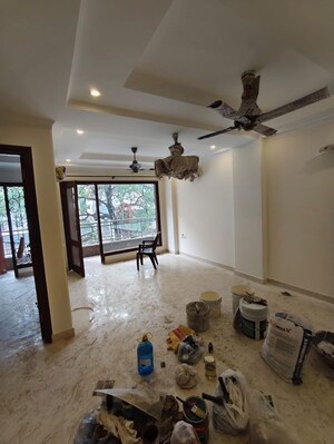 Room in 3 BHK Builder Floor at Hauz Khas – for Rent