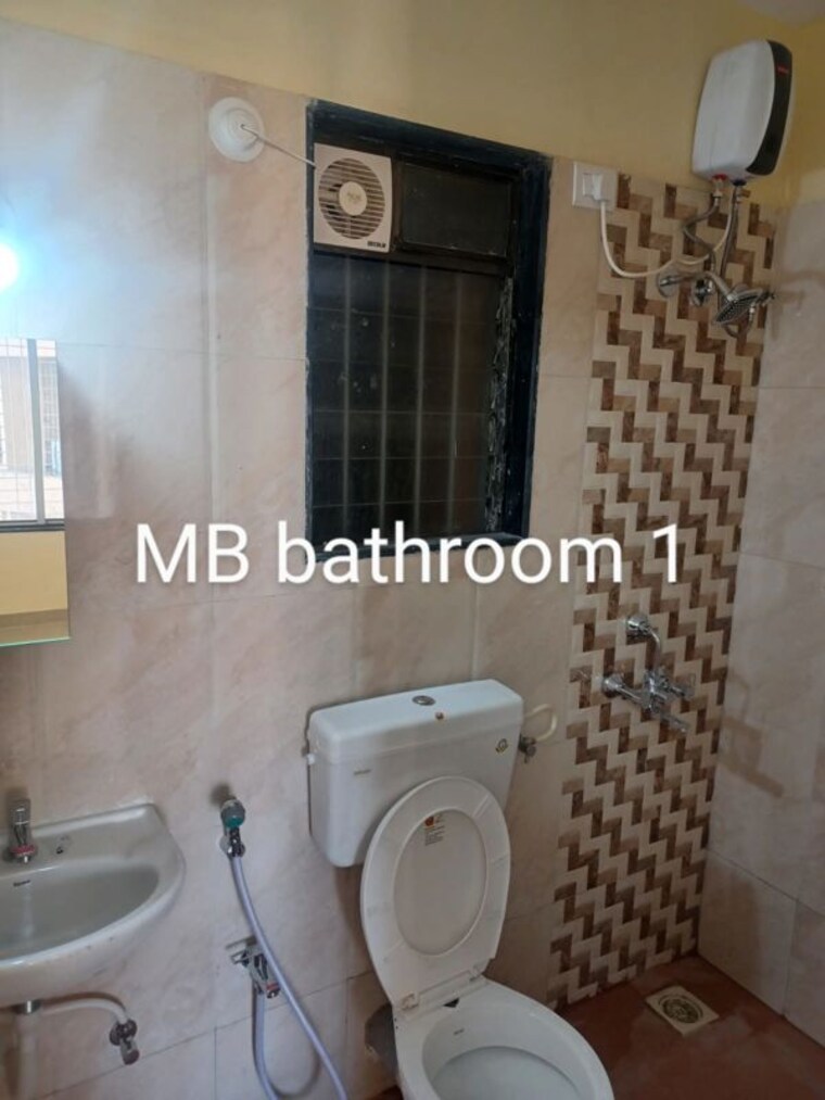 Bathroom, hubtown-greenwoods-d-wing 1.5 Bedroom 600 Sq.Ft. Apartment In Vartak Nagar Thane 10393865