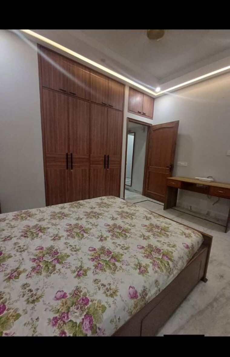 Bedroom, nehru enclave 1 Bedroom 1200 Sq.Ft. Builder Floor In Nehru Enclave Delhi 10393915