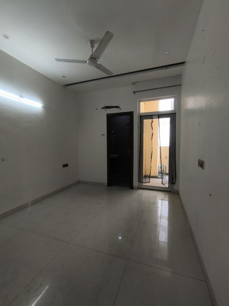 Room, vip road 3 Bedroom 1550 Sq.Ft. Apartment In Vip Road Zirakpur 10389597