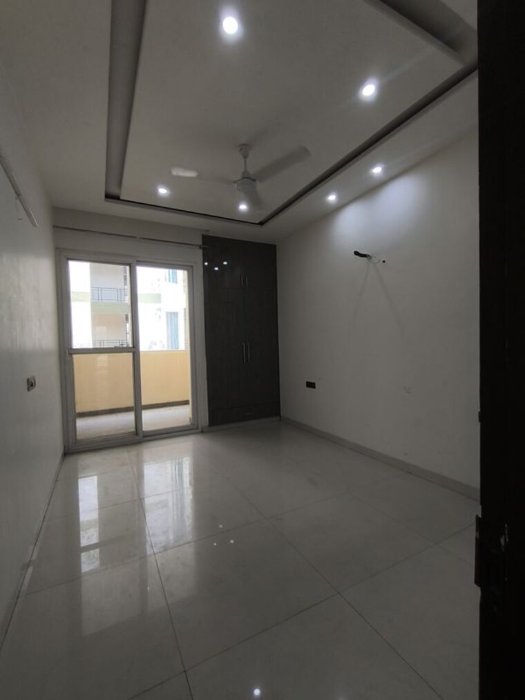 Room, vip road 3 Bedroom 1550 Sq.Ft. Apartment In Vip Road Zirakpur 10389597