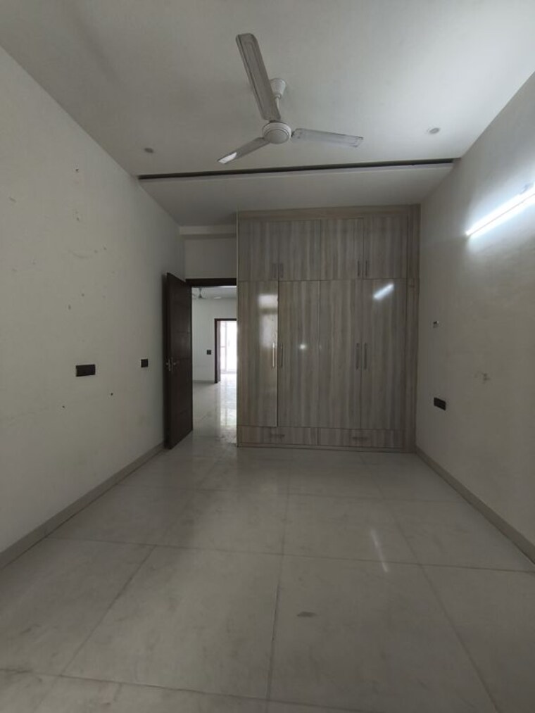 Room, vip road 3 Bedroom 1550 Sq.Ft. Apartment In Vip Road Zirakpur 10389597