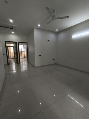 Room in 3 BHK Apartment at Vip Road – for Sale