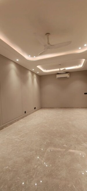 Room in 3 BHK Builder Floor at Greater Kailash I – for Sale