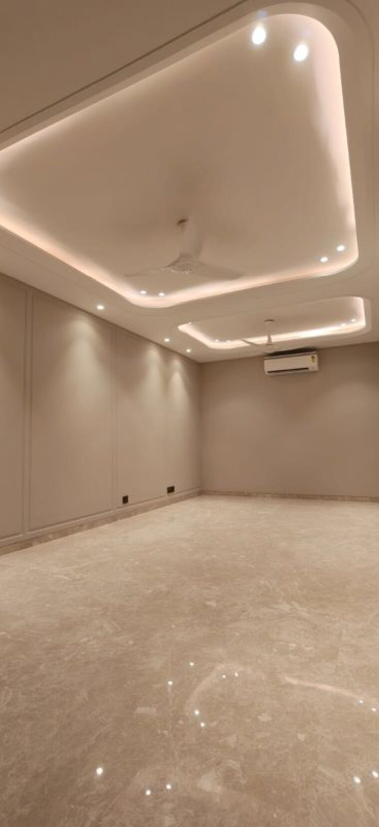 Room, greater kailash i 3 Bedroom 2000 Sq.Ft. Builder Floor In Greater Kailash I Delhi 10393981
