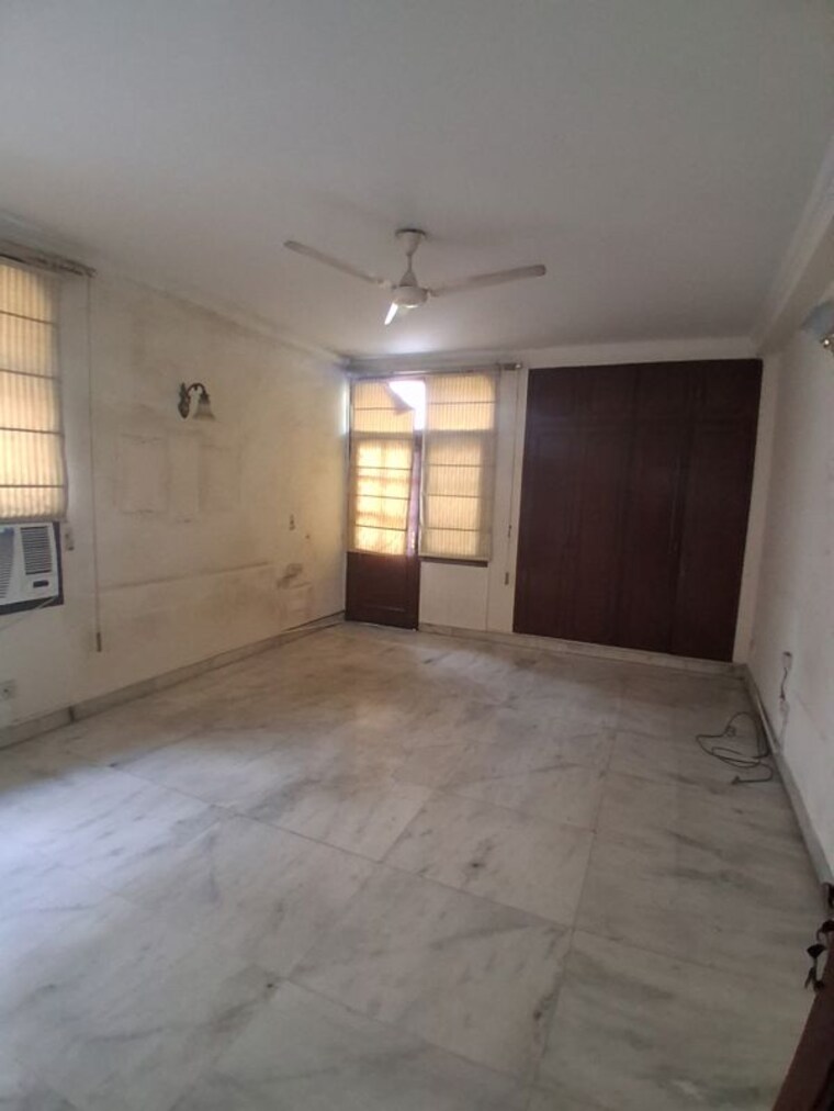 Room, greater kailash i 4 Bedroom 5000 Sq.Ft. Builder Floor In Greater Kailash I Delhi 10393984