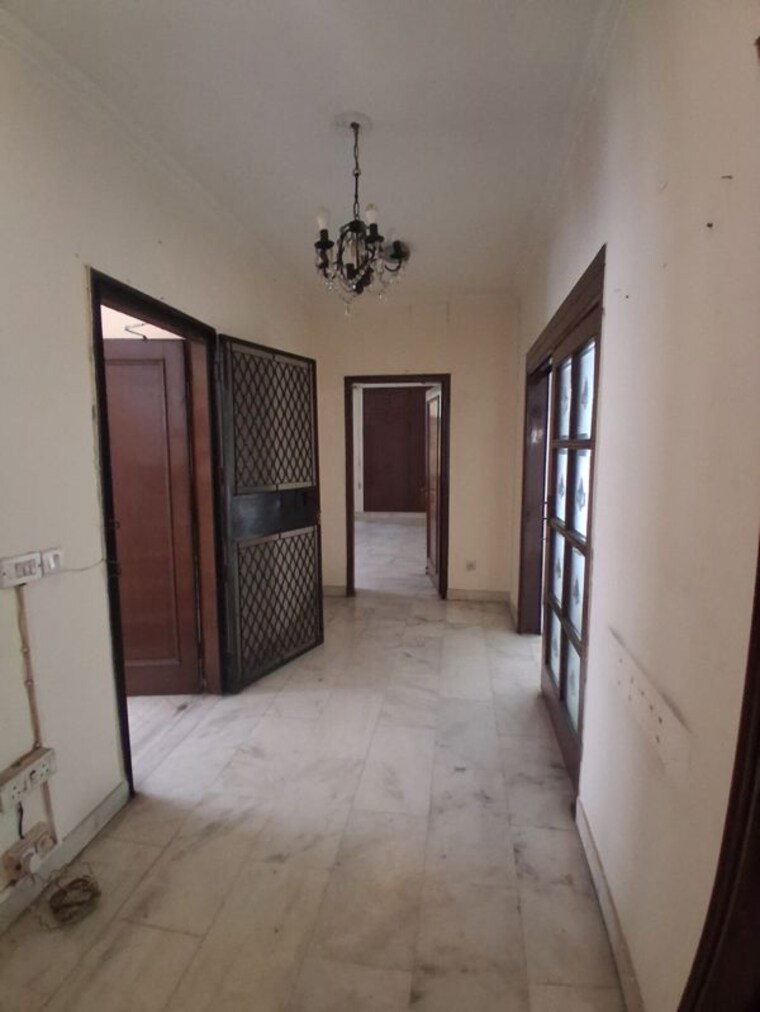 Room, greater kailash i 4 Bedroom 5000 Sq.Ft. Builder Floor In Greater Kailash I Delhi 10393984