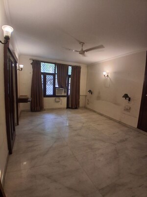 Room in 4 BHK Builder Floor at Greater Kailash I – for Sale