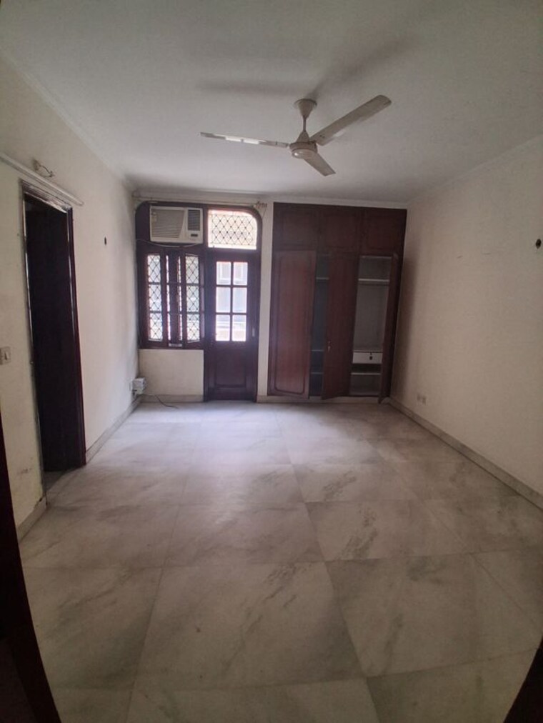 Room, greater kailash i 4 Bedroom 5000 Sq.Ft. Builder Floor In Greater Kailash I Delhi 10393984