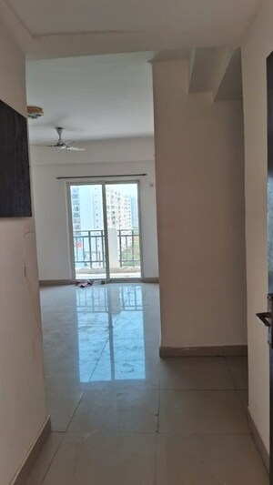 Room in 3 BHK Apartment at Gardenia Gateway, Sector 75 – for Rent