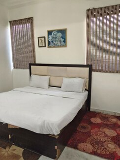 2 BHK + Pooja Room Apartment For Rent in Aims Golf City