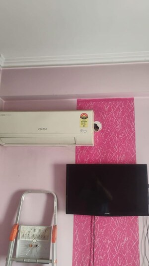 Furnished Amenities in 2 BHK Apartment at Aims Golf City, Sector 75 – for Rent