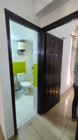 Bathroom in 2.5 BHK Apartment at Gardenia Gateway, Sector 75 – for Rent