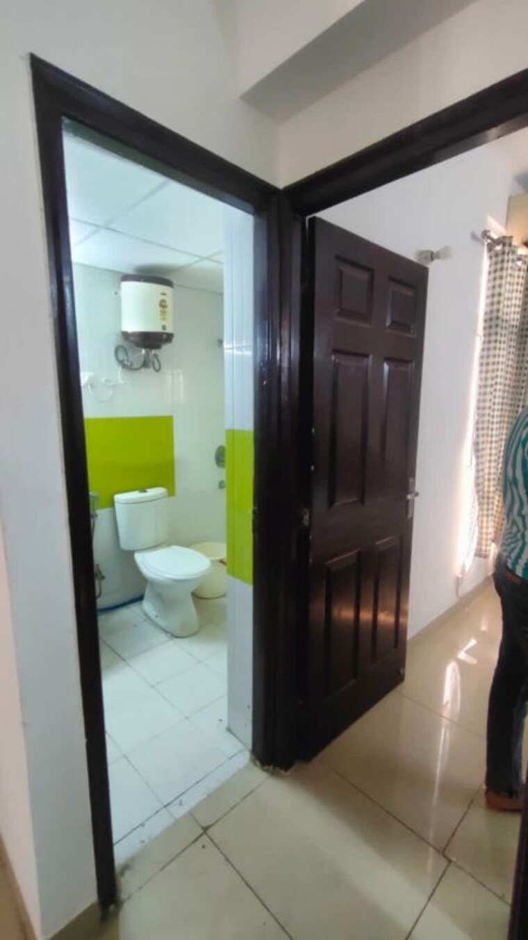 Bathroom, gardenia-gateway 2.5 Bedroom 1265 Sq.Ft. Apartment In Sector 75 Noida 10394012