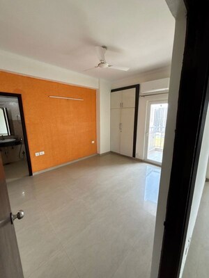 Room in 2 BHK Apartment at Amrapali Centurian Park, Tech Zone 4 Greater Noida – for Rent