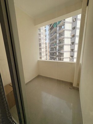 Room in 4 BHK Apartment at Mahagun Moderne, Sector 78 – for Rent