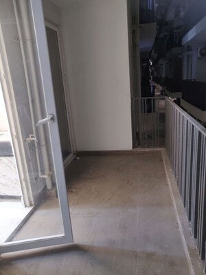Balcony in 2.5 BHK Builder Floor at Smart World Gems, Sector 89 – for Rent