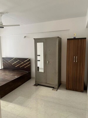Room in 2 BHK Apartment at Chandivali – for Rent