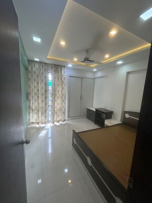Room in 2 BHK Apartment at Saarrthi Skybay, Mahalunge – for Rent