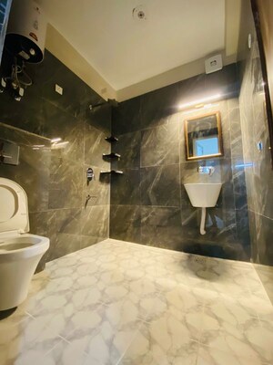 Bathroom in 1 BHK Builder Floor at Eros Rosewood City, Sector 49 – for Rent