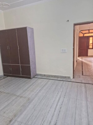 Room in 2.5 BHK Independent House at Sector 21d – for Rent