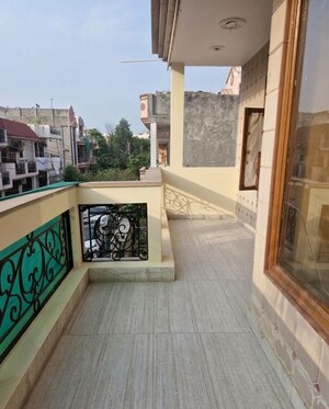 Balcony in 2.5 BHK Independent House at Sector 21d – for Rent