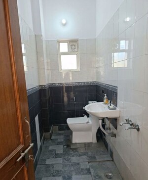 Washroom in 2.5 BHK Independent House at Sector 21d – for Rent