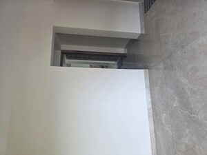 Room in 2 BHK Apartment at  Rushi The Kollage Andheri, Andheri East – for Rent