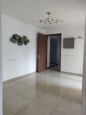 Room in 2 BHK Apartment at Gulshan Botnia, Sector 144 – for Sale