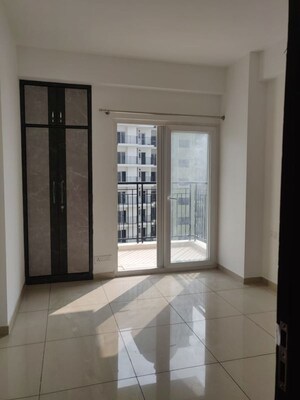 Room in 2 BHK Apartment at Gulshan Botnia, Sector 144 – for Sale