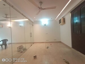 Room in 4 BHK Builder Floor at Greater Kailash I – for Rent