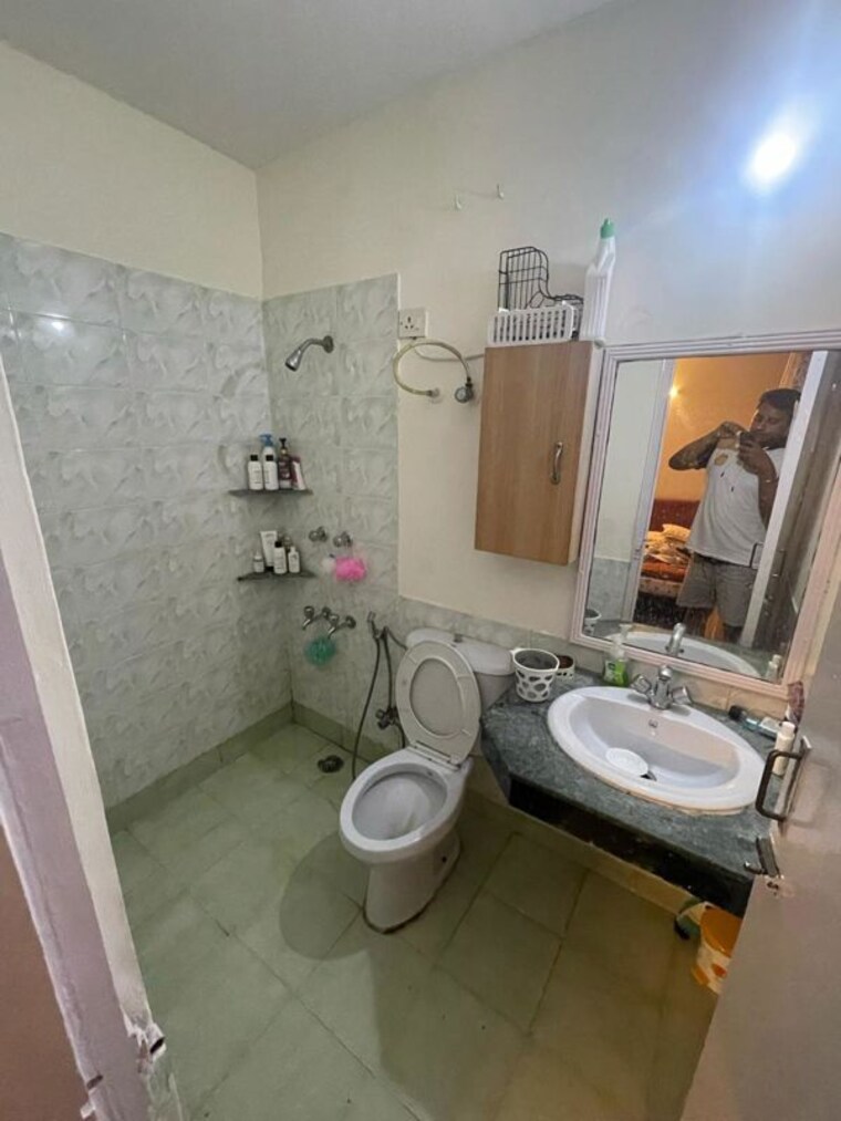 Bathroom, south city 2 2 Bedroom 1212 Sq.Ft. Builder Floor In South City 2 Gurgaon 10394159