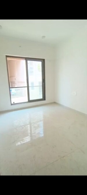 Room in 3 BHK Apartment at Vasudev Apartment, Vile Parle East – for Rent