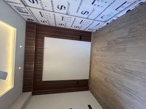 Room in 2.5 BHK Builder Floor at Ivory Silver County, Sector 95a – for Sale