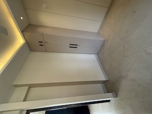 Room in 2.5 BHK Builder Floor at Ivory Silver County, Sector 95a – for Sale