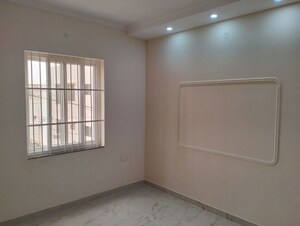 Room in 4 BHK Independent House at Jankipuram – for Sale