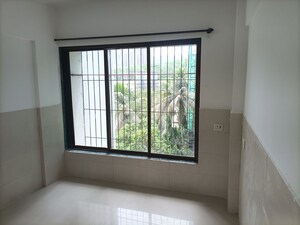 Room in 1 BHK Apartment at Laxmi Plaza, Patlipada – for Rent