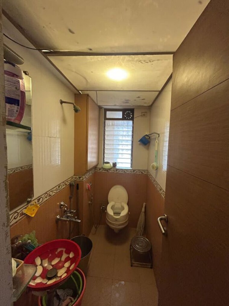 Bathroom, riddhi-tower 2 Bedroom 780 Sq.Ft. Apartment In Malad East Mumbai 10394259