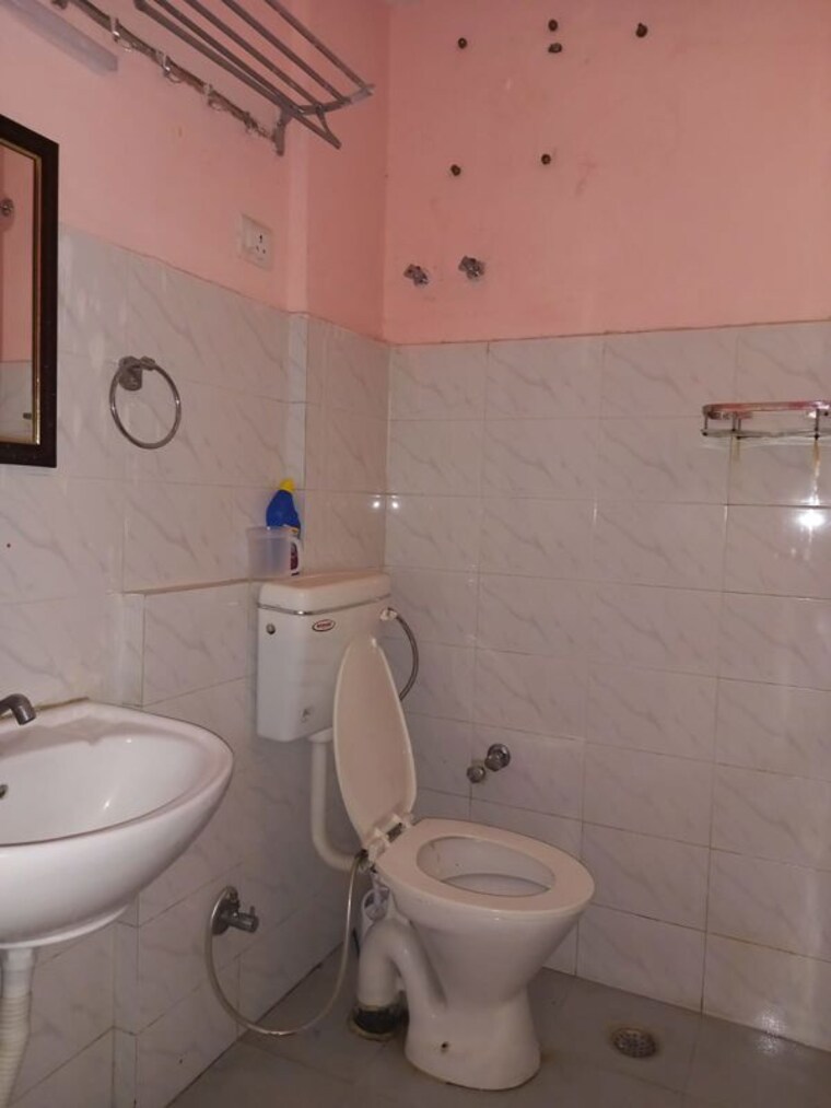 Bathroom, ninex-rmg-residency 2 Bedroom 700 Sq.Ft. Apartment In Sector 37c Gurgaon 10394263