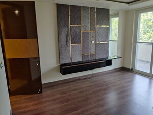 Room in 3 BHK Builder Floor at Jal Vihar Colony, Sector 46 – for Rent