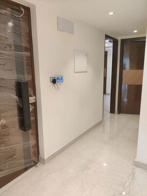 Room in 3 BHK Builder Floor at Jal Vihar Colony, Sector 46 – for Rent