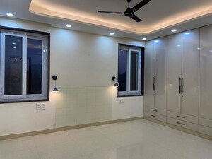 Room in 3 BHK Independent House at Sector 36 – for Rent